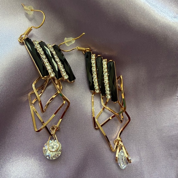 Parisian Style Crystal Drop Earrings - Picture 8 of 9